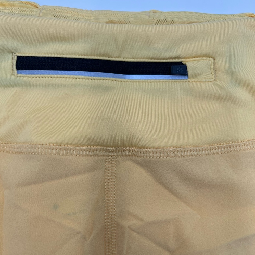 Women’s Rabbit high rise runny shorts with built in underwear size large. - Picture 4 of 10
